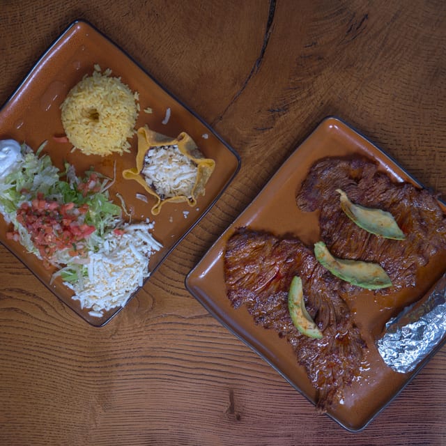 Grilled Steak Platter (Carne a la Plancha).